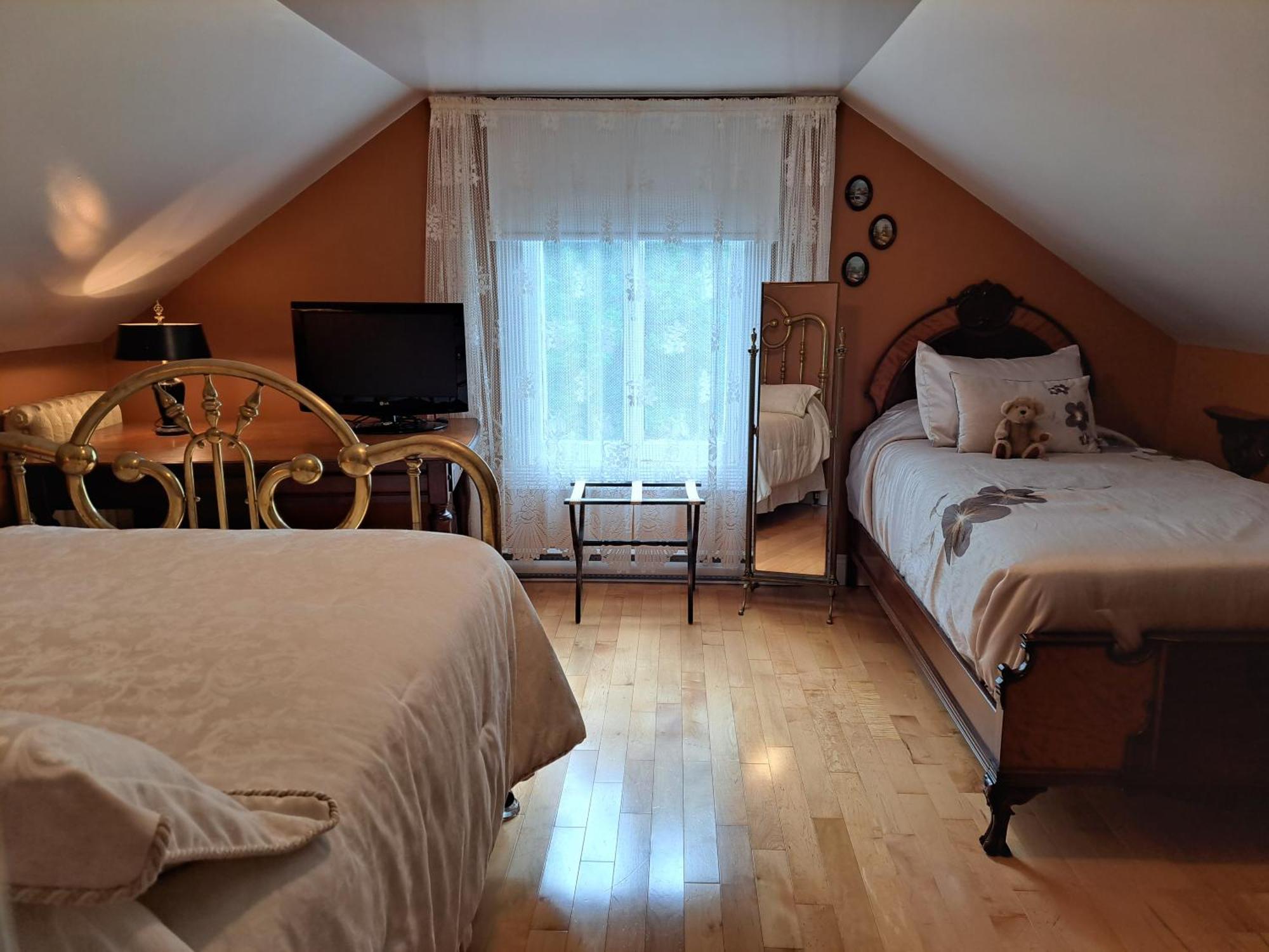 Gite Au Charme Victorien Beauceville Екстер'єр фото